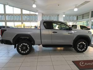 Toyota Hilux 2.8 GD-6 RB Raider X automaticXtra Cab - Image 3