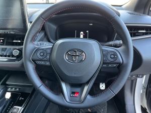 Toyota Corolla Cross 1.8 GR-S Hybrid - Image 8