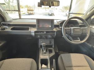 Toyota Hilux 2.8 GD-6 RB SRX 4X4 automaticD/C - Image 6