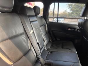 Toyota Landcruiser 300 V6 3.3D GR-S - Image 12