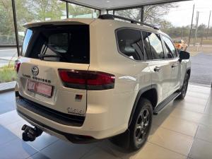Toyota Landcruiser 300 V6 3.3D GR-S - Image 2