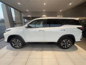 Toyota Fortuner 2.4GD-6 4X4 automatic - Image 15