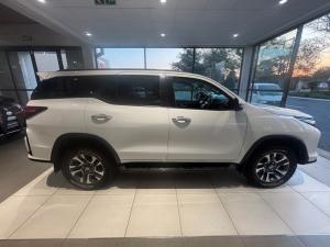 Toyota Fortuner 2.4GD-6 4X4 automatic - Image 3