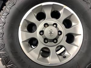 Toyota L/CRUISER FJ 4.0 V6 Trail Cruiser - Image 9