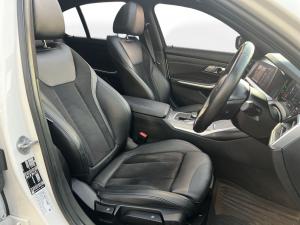 BMW 3 Series 320i Mzansi Edition - Image 14