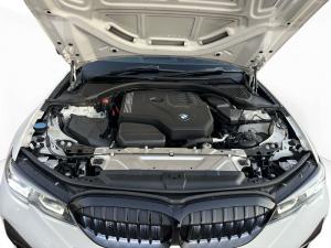BMW 3 Series 320i Mzansi Edition - Image 9
