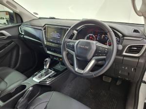 Isuzu D-Max 3.0TD double cab LSE 4x4 (No Radar) - Image 13