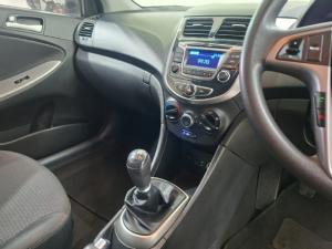 Hyundai Accent hatch 1.6 Fluid - Image 10