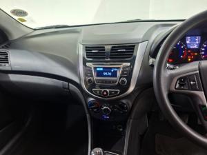 Hyundai Accent hatch 1.6 Fluid - Image 7