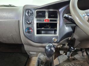 Hyundai H-100 Bakkie 2.6D deck (aircon) - Image 10