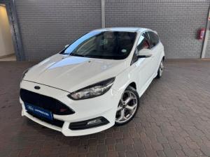 Ford Focus ST 1 - Image 2