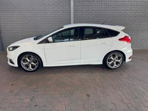 Ford Focus ST 1 - Image 5
