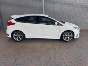 Ford Focus ST 1 - Image 6