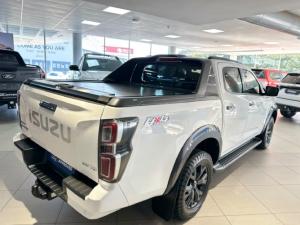 Isuzu D-Max 3.0TD double cab V-Cross 4x4 - Image 11