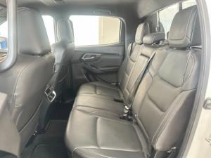 Isuzu D-Max 3.0TD double cab V-Cross 4x4 - Image 4