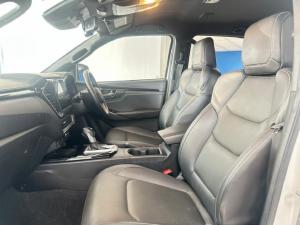 Isuzu D-Max 3.0TD double cab V-Cross 4x4 - Image 5