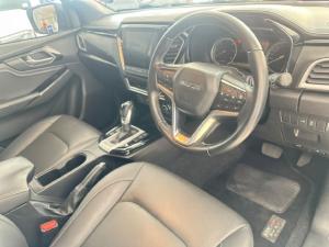 Isuzu D-Max 3.0TD double cab V-Cross 4x4 - Image 6