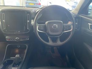 Volvo XC40 D4 AWD Momentum - Image 10