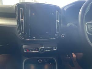Volvo XC40 D4 AWD Momentum - Image 11