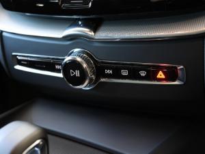 Volvo XC60 T8 Recharge AWD R-Design - Image 19