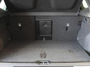 Volvo XC40 B3 Essential - Image 12