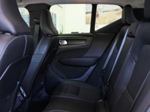 Volvo XC40 B3 Essential - Image 13