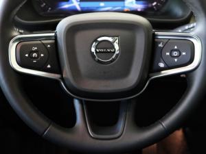 Volvo XC40 B3 Essential - Image 17