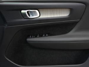 Volvo XC40 B3 Essential - Image 21