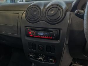 Nissan NP200 1.6i - Image 9
