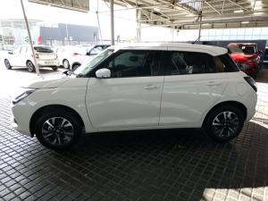 Suzuki Swift 1.2 GLX auto - Image 4