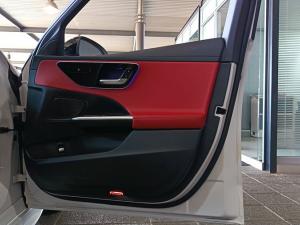 Mercedes-Benz C-Class C200 Avantgarde - Image 9