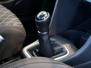 Volkswagen Polo Vivo hatch 1.6 Style - Image 16