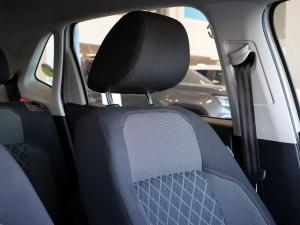 Volkswagen Polo Vivo hatch 1.6 Style - Image 21