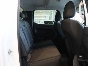 Volkswagen Amarok 2.0TDI double cab Life 4Motion auto - Image 12