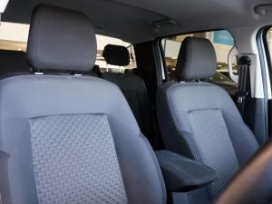 Volkswagen Amarok 2.0TDI double cab Life 4Motion auto - Image 21