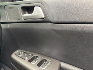 Kia Sportage 2.0 EX - Image 13