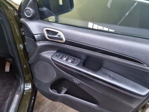 Jeep Grand Cherokee 3.6L Limited 75th Anniversary Edition - Image 10
