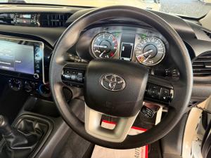 Toyota Hilux 2.4GD-6 Xtra cab Raider manual - Image 8