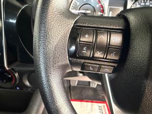 Toyota Hilux 2.4GD-6 Xtra cab Raider manual - Image 10