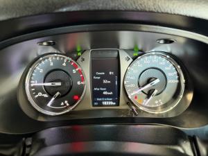 Toyota Hilux 2.4GD-6 Xtra cab Raider manual - Image 11