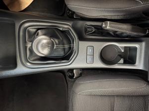 Toyota Hilux 2.4GD-6 Xtra cab Raider manual - Image 12
