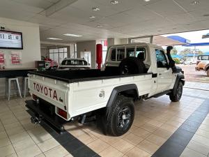 Toyota Land Cruiser 79 2.8GD-6 single cab manual - Image 2