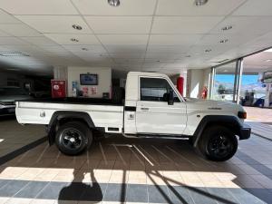 Toyota Land Cruiser 79 2.8GD-6 single cab manual - Image 3