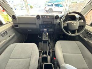 Toyota Land Cruiser 79 2.8GD-6 single cab auto - Image 6