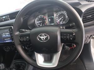 Toyota Hilux 2.4GD-6 single cab 4x4 Raider manual - Image 8