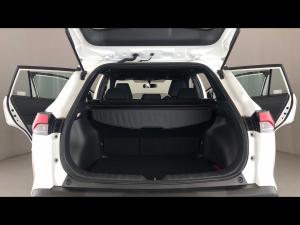 Toyota Corolla Cross 1.8 Xi - Image 13