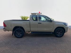 Toyota Hilux 2.4GD-6 Xtra cab Raider auto - Image 3