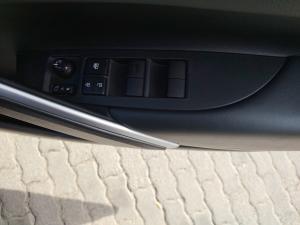 Toyota Corolla Cross 1.8 XR - Image 25