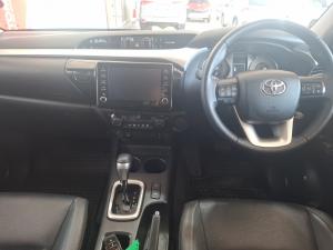 Toyota Hilux 2.8GD-6 48V double cab Raider - Image 6