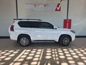 Toyota Land Cruiser Prado 2.8GD VX-L - Image 3